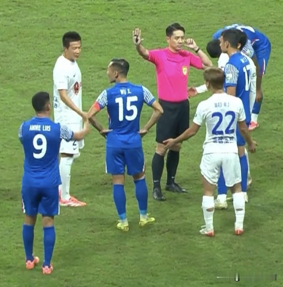 大连英博出圈了！中超联赛第28轮赛后数据统计，跑动距离最多的前5人，英博球