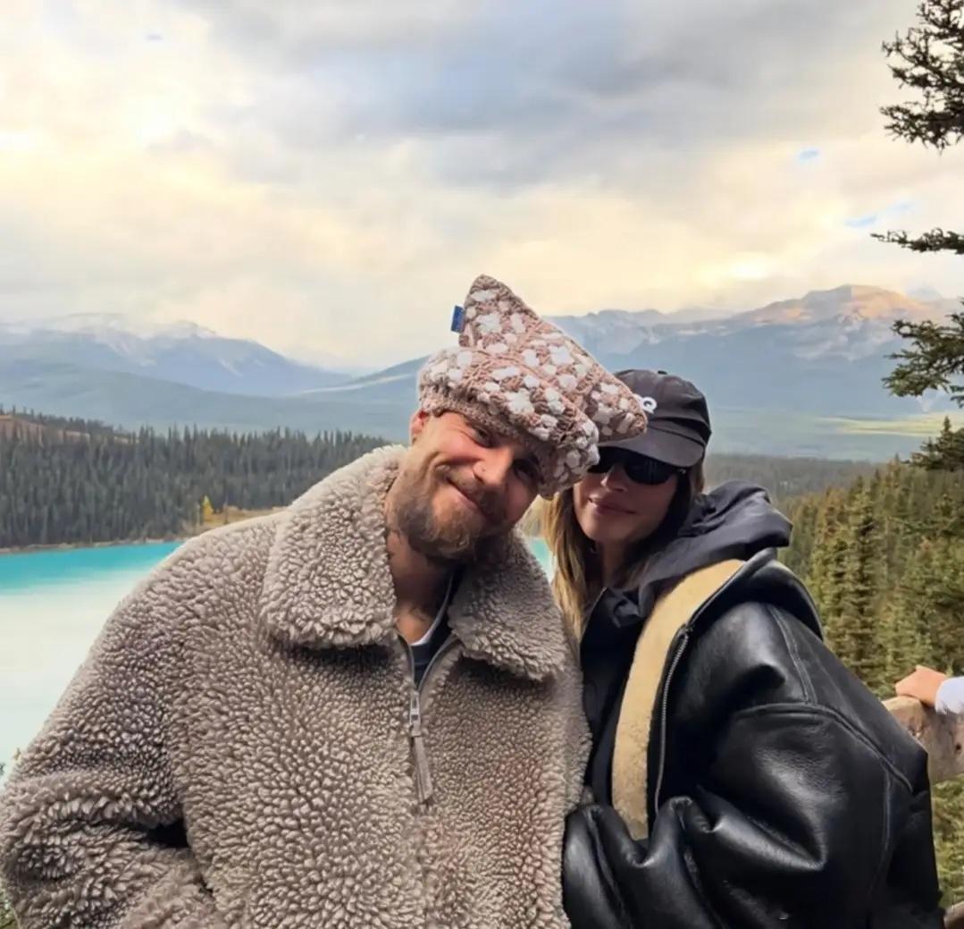 海莉把比伯熬成了爹！他老得太快了像圣诞老人，裤子提不起来！​​​