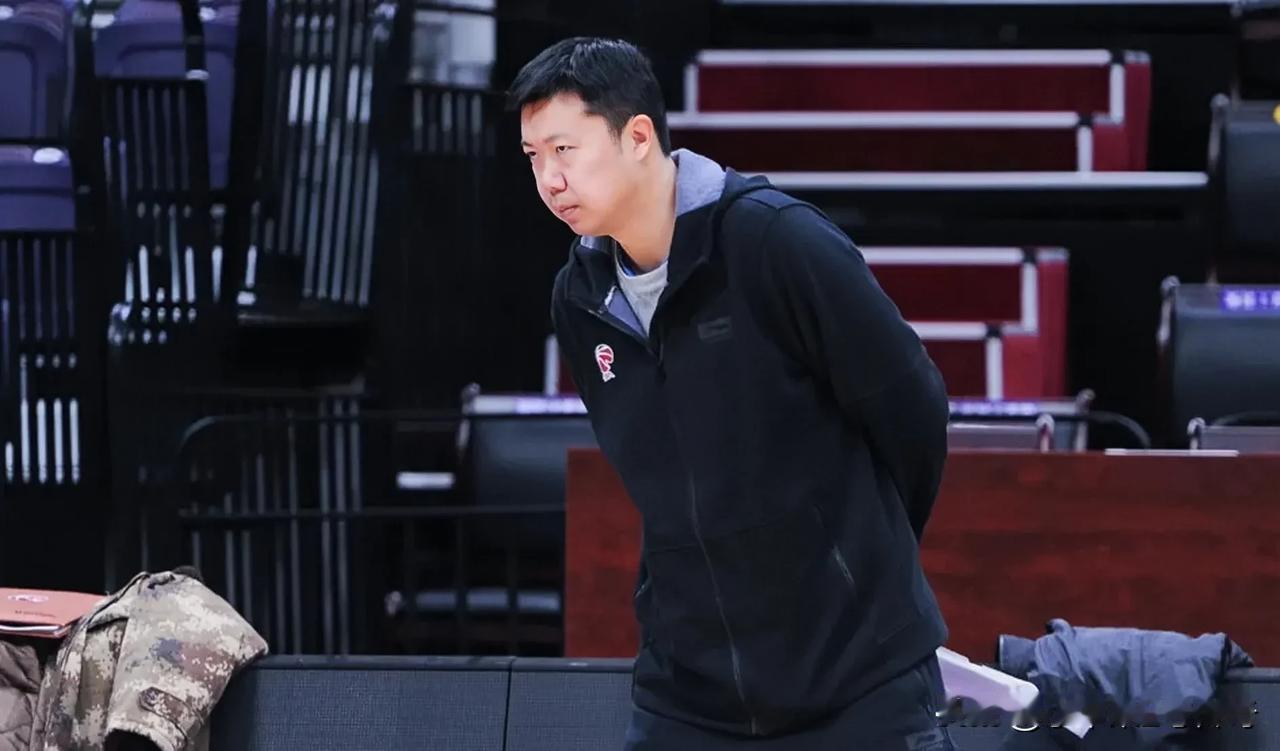 中国男篮名宿王治郅谈杨瀚森，他表示：从他在国青再到国家队我就一直跟他说，不要听外