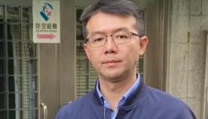 突然！政二代纪建汉退出民进党，让台北市议员初选赛局急转直下。纪建汉，父亲纪荣鸿曾