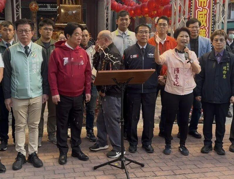大年初二，赖清德遭遇“生化袭击”！本来是去台南武庙发福袋博好感，结果被庙宇主委当