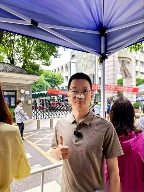 38岁的数学老师，混在一堆18岁的高三党里去考高考。成绩出来，131分。结果评论