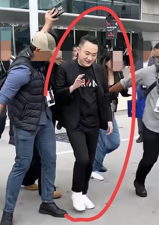 甜甜要给孙某磨一个小时指甲，这就是女生的生理性不喜欢的表现，这的确是女方的心理状
