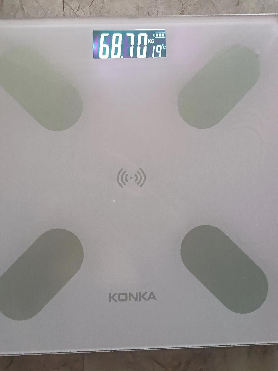 我减肥还挺成功的，今天我的体重六打头了。我以为一直减不下去，其实也不是那么回事