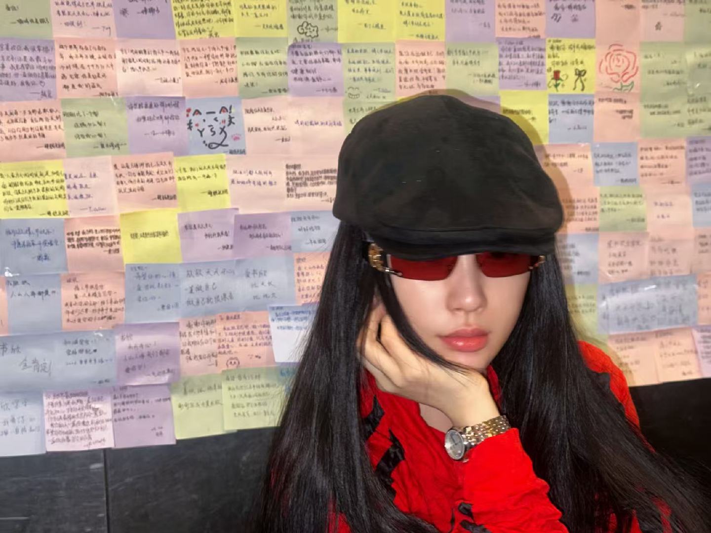 虞书欣打卡粉丝留言虞书欣红墨镜双向奔赴了这个虞书欣又又又～虞书欣