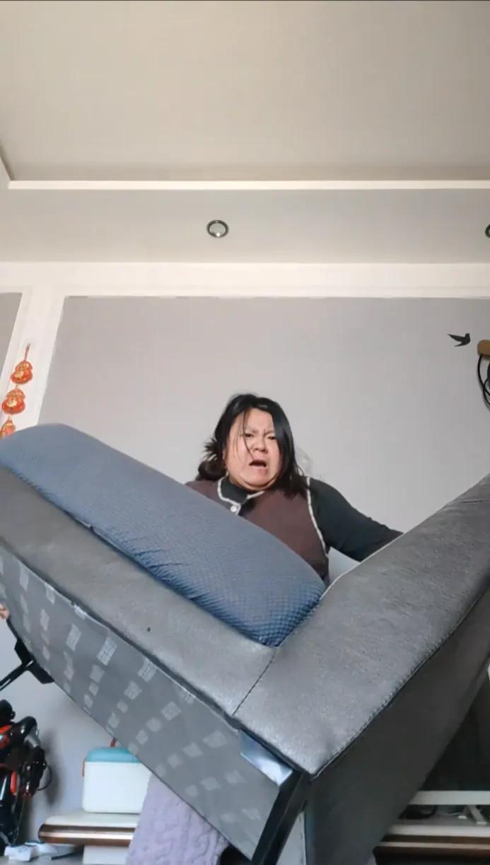 女人漂亮不漂亮，并不是男人的首选，男人更看重的是，女人身上的那股劲儿。也就是