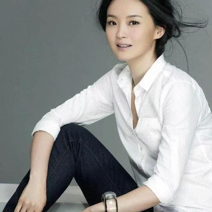 简约风穿搭，气质满满，随性自然。简约气质的穿搭简约大气穿搭风简约大气风穿搭