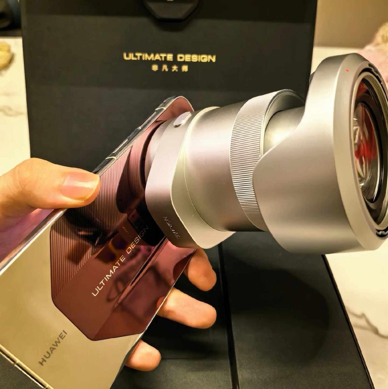 把摄像机塞进手机里，Mate90RS这次玩得太年顶配旗舰里，敢把影像能力做