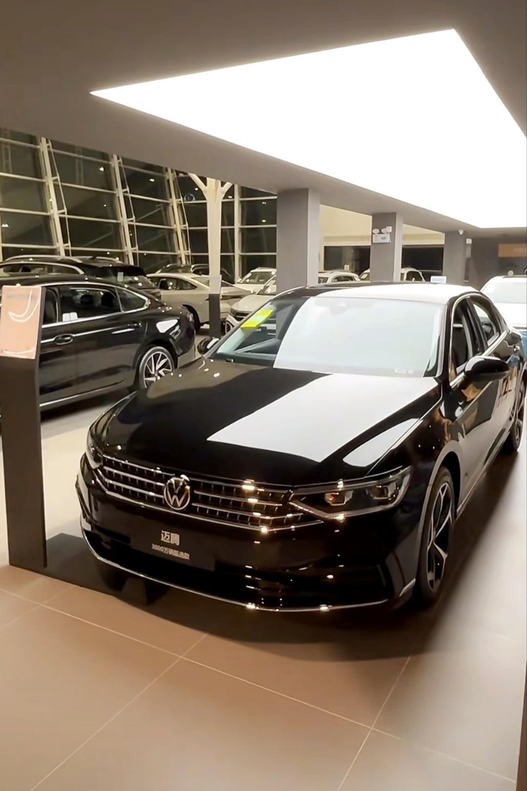 如果让我选B级轿车的话，我会选择2026款迈腾。我比较喜欢迈腾那个沉稳从容的设计