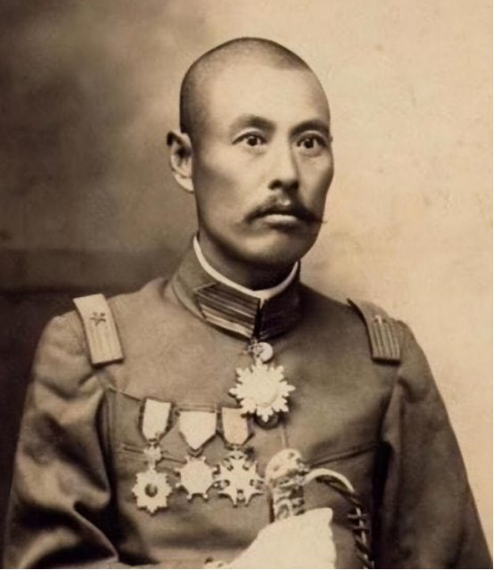 1929年，吴佩孚夫人的丫鬟翠香才十几岁，竟然怀了老爷的孩子，为了避免闹出丑闻，