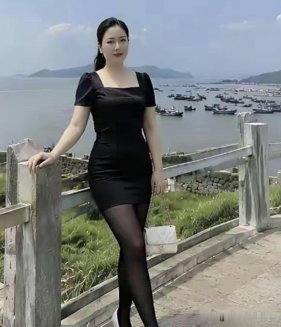 我家大姐今年四十岁，至今还是单身。年轻的时候她长得好看，自身条件也好，那时候