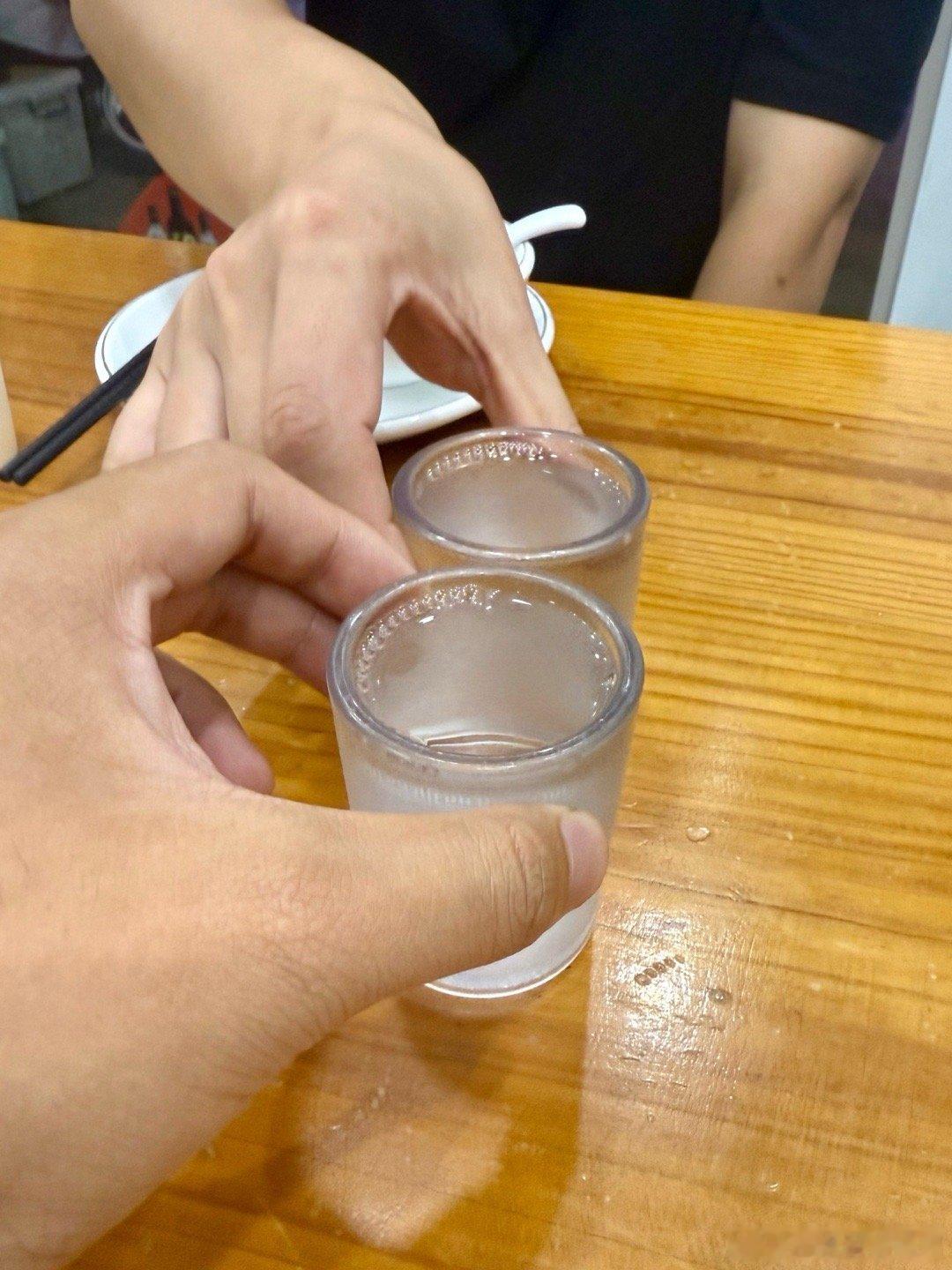 对面这只手，来自大家眼熟的S_q_y，那个曾经单刷我评论区条条比我都快的男人，那