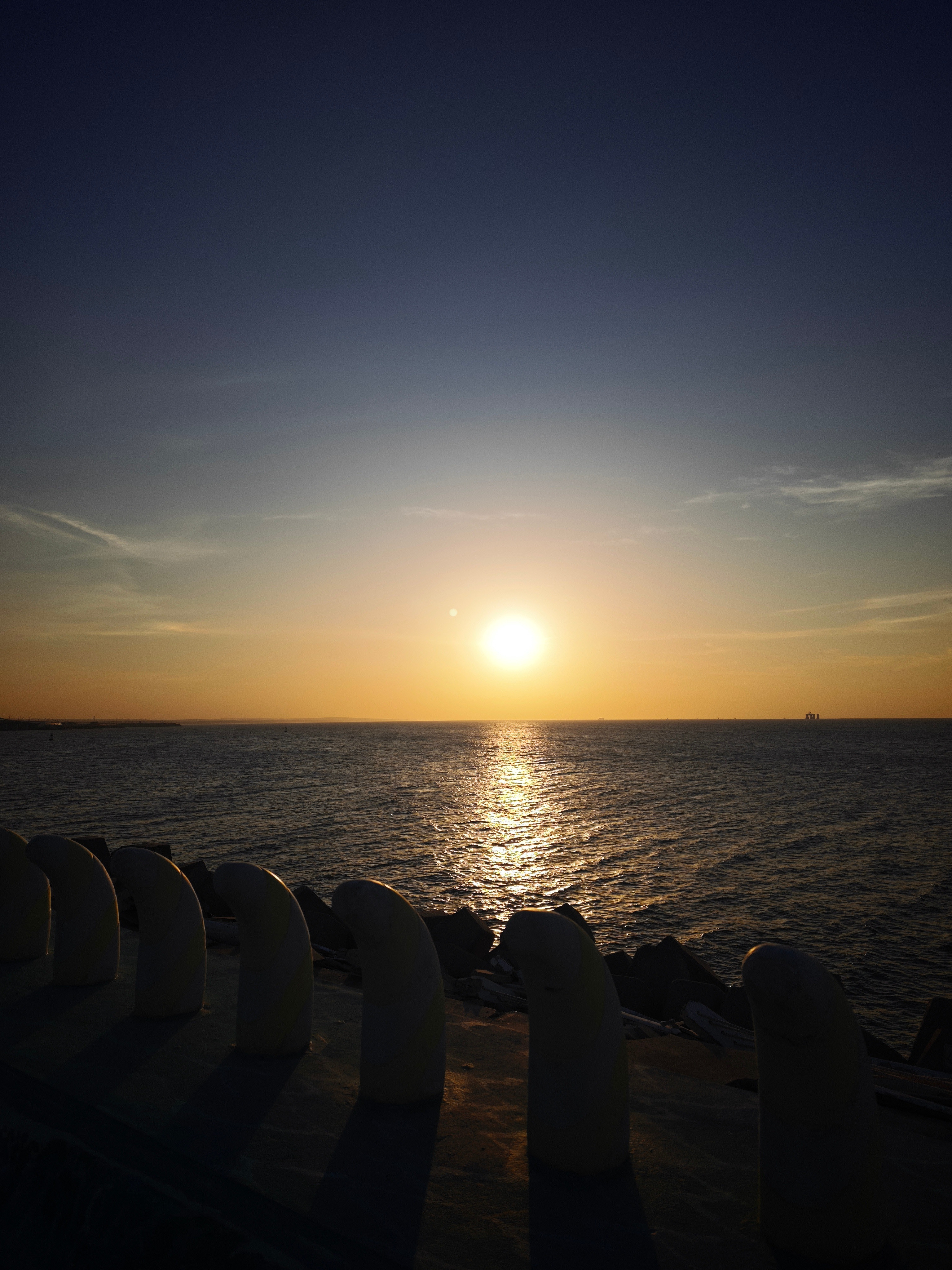 和朵姐赶上了海花岛18.00的落日，好美的橘子海！朵姐说今天开始给自己放年假了，