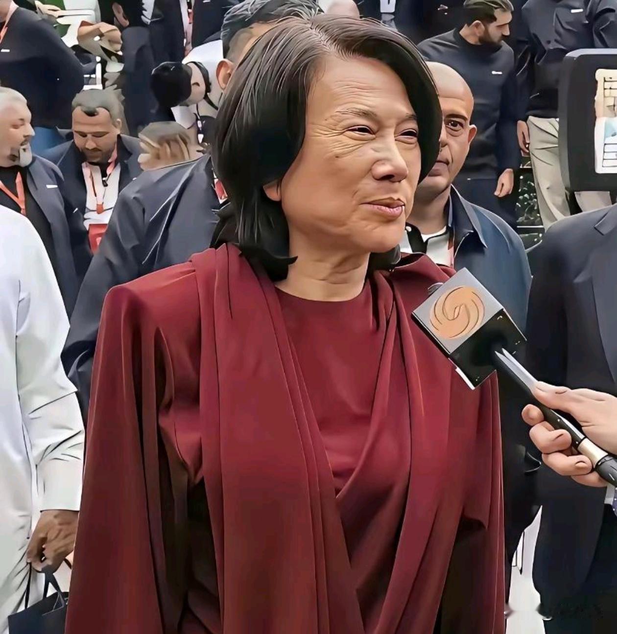 董老板这面相一看还是为公司操了很多心啊