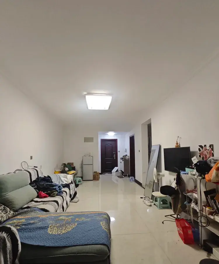 第一次去男朋友，在一个高档小区，家里却是这般模样……他说，一个人住，没怎么收