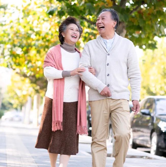 夫妻婚姻，7个阶段，甜蜜到老！这并非一句简单的祝福，而是对婚姻生活真实写照的
