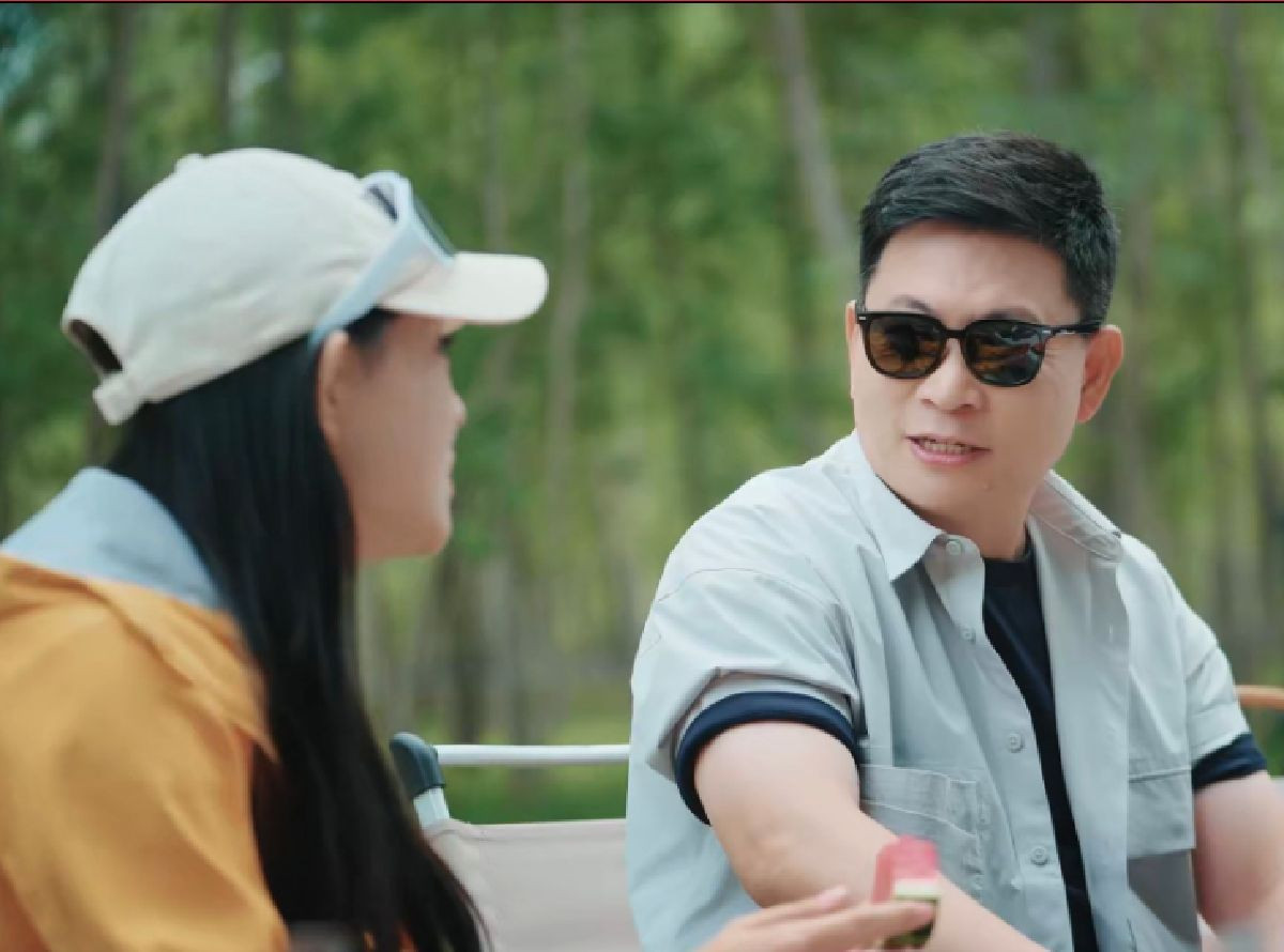 余承东少年感余承东给车主烤串余承东和车主零距离唠家常，谈笑风生毫无架子，还亲自