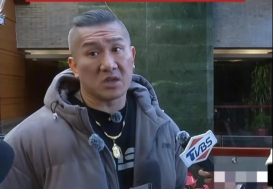 别再盯着手机刷台湾博主了！馆长的北京之行才是真的戳醒人——原来见过大世面的第一步