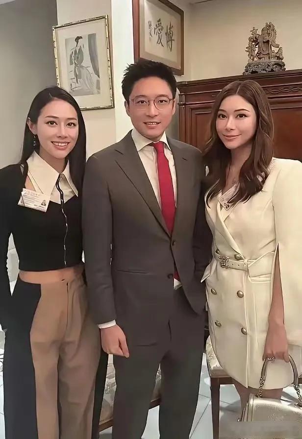 不知章子怡看到这张照片，她是否会为当初的决定感到些许遗憾呢？