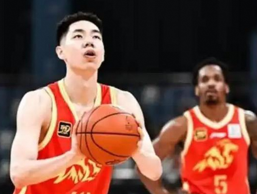CBA总决赛G2前瞻：朱俊龙伤情不明，裁判大换血，杨鸣换搭档