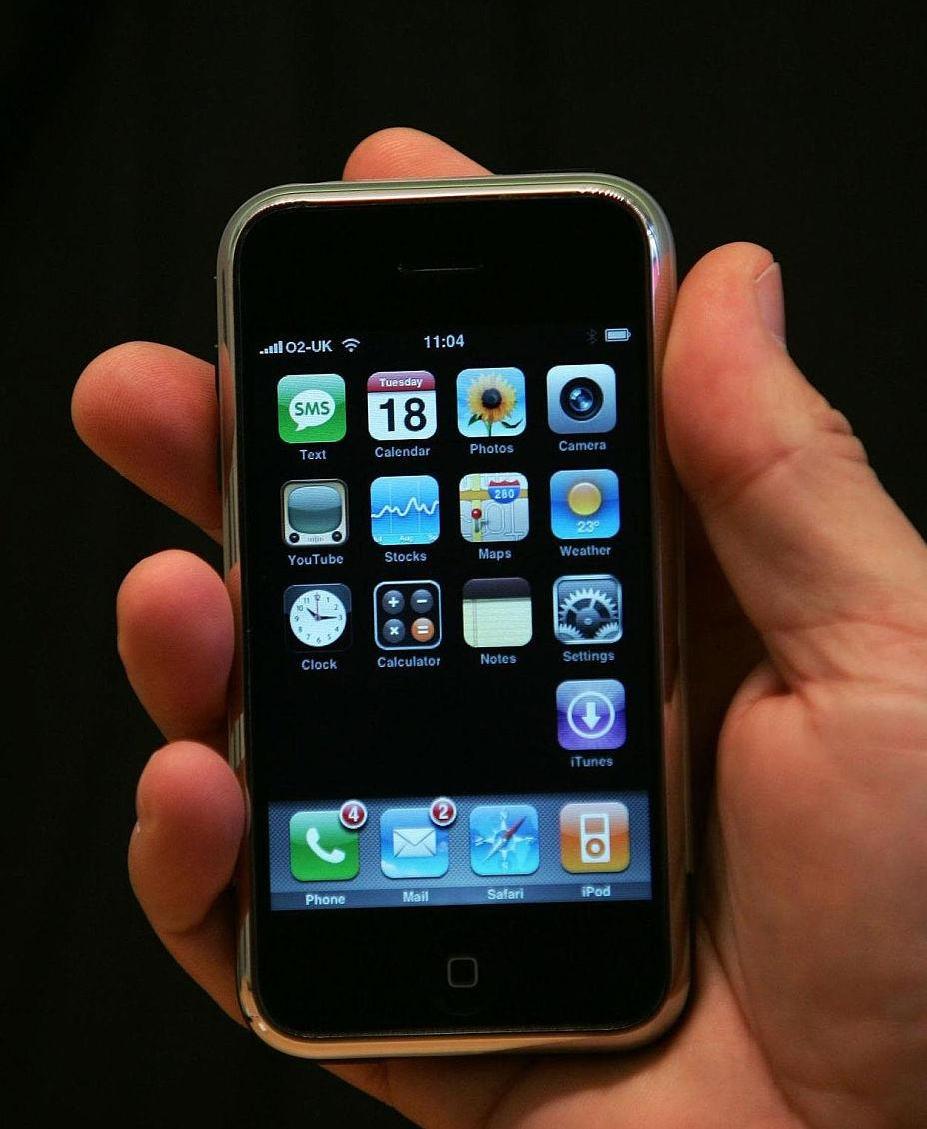 杀疯了！iPhone4S月销2.8万，13年古董机凭啥逆袭？现在手机卷参数