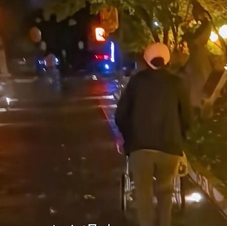 老肥子又去了太阳下山，又妄想立柴大姐了，人家都躲着吧。柴桑大姐今天在直播间里说