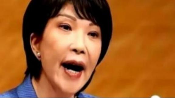 就在中日关系愈演愈烈的时候，一个诡异的现象发生了，现在不仅是美国在给我们“递刀子