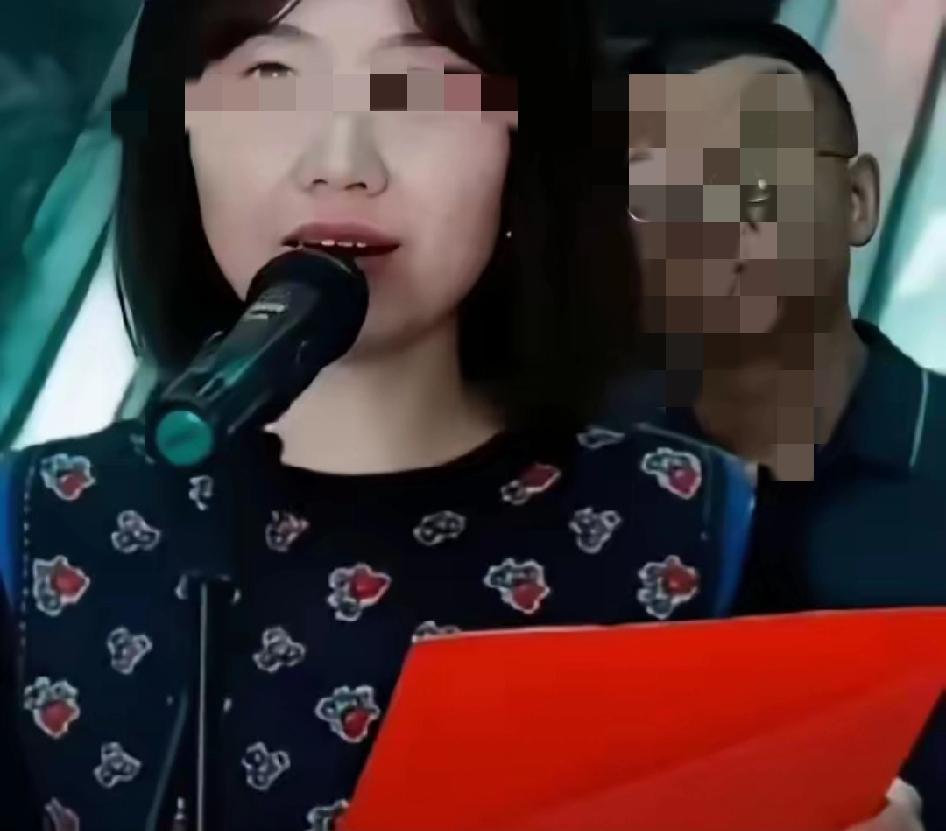 曾医生的去留，哪里是“开不开除”的事？同事集体力挺又怎样，曝光的现实早把她的退路