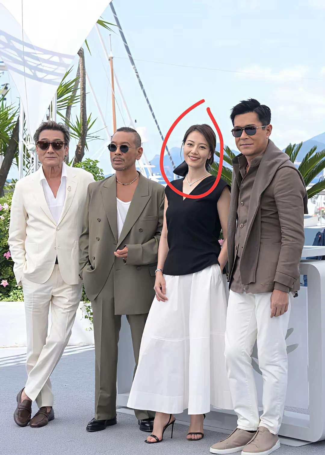这位女士是谁？非常有气质，也非常漂亮