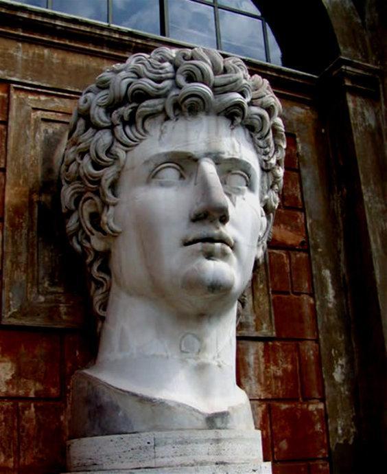 凯撒大帝将整个罗马交给了他, 他却为何杀死凯撒之子?