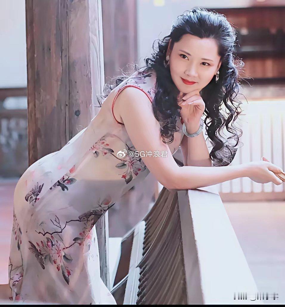 《一路繁花》里，何赛飞对众人说:“去养老院有孩子和没孩子都是不一样的。”刘嘉玲不