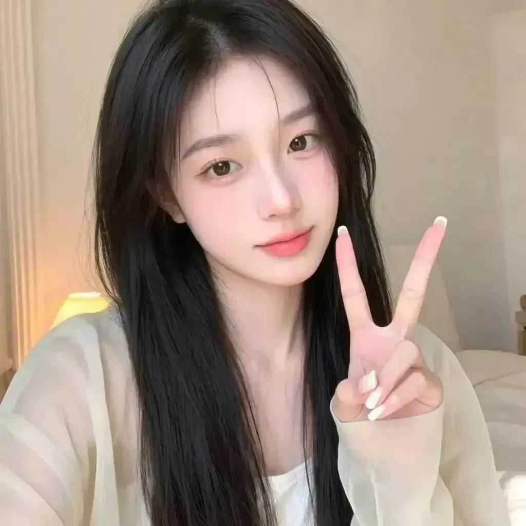 月色佳人，和平致意。月色照人归月色照人心月色风景花漾夜景佳人月色倒映星