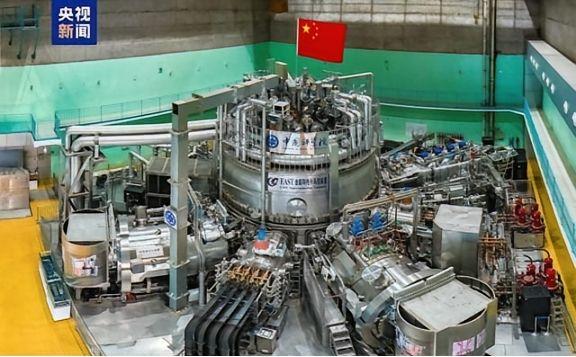 中国“人造太阳”已进入点火倒计时！无限能源时代的大门正被我们亲手推开，世界格局或