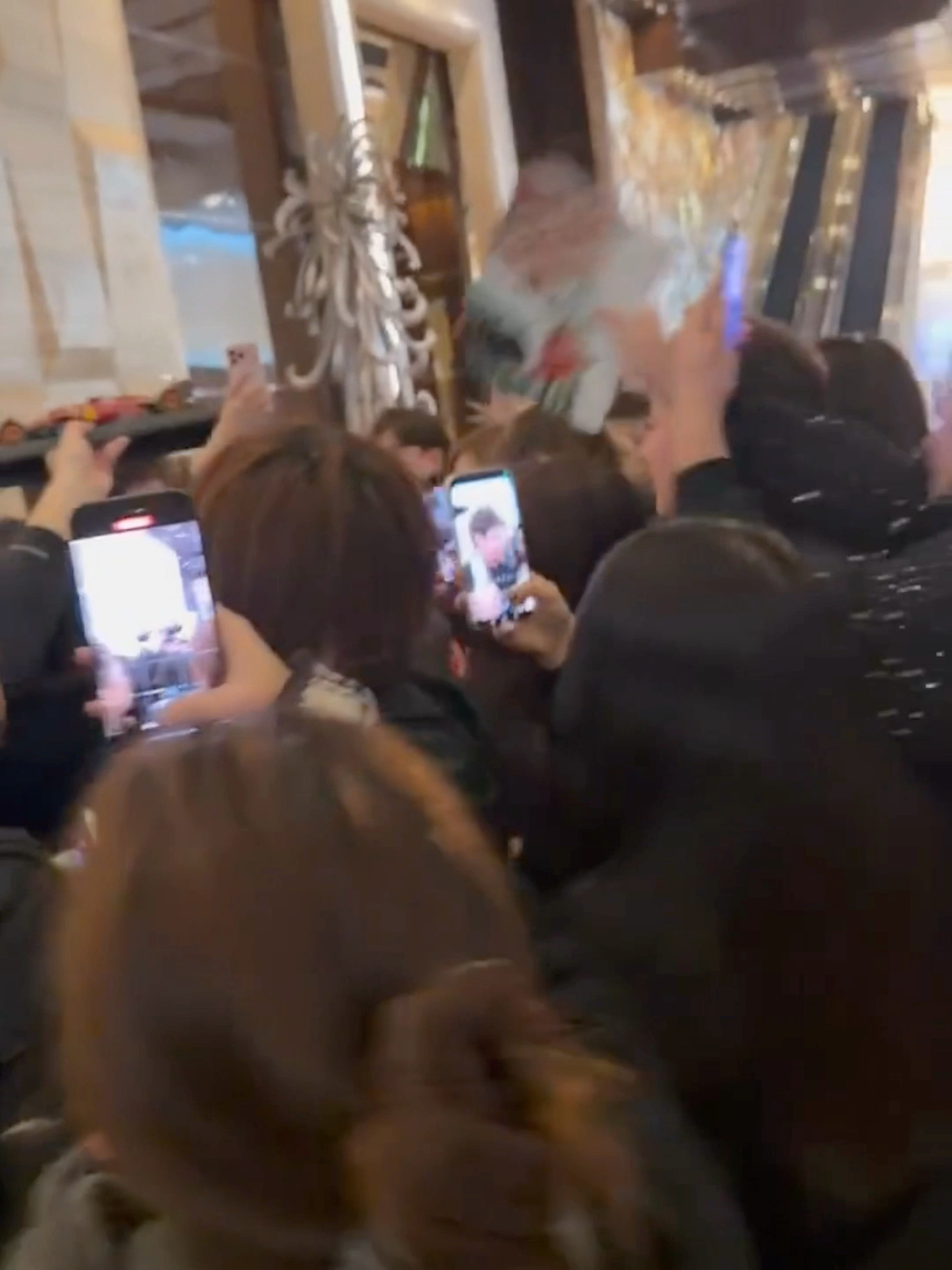 自己被挤还是好脾气微笑面对老婆被挤sorrynonono❌夏尔·勒克莱尔｜