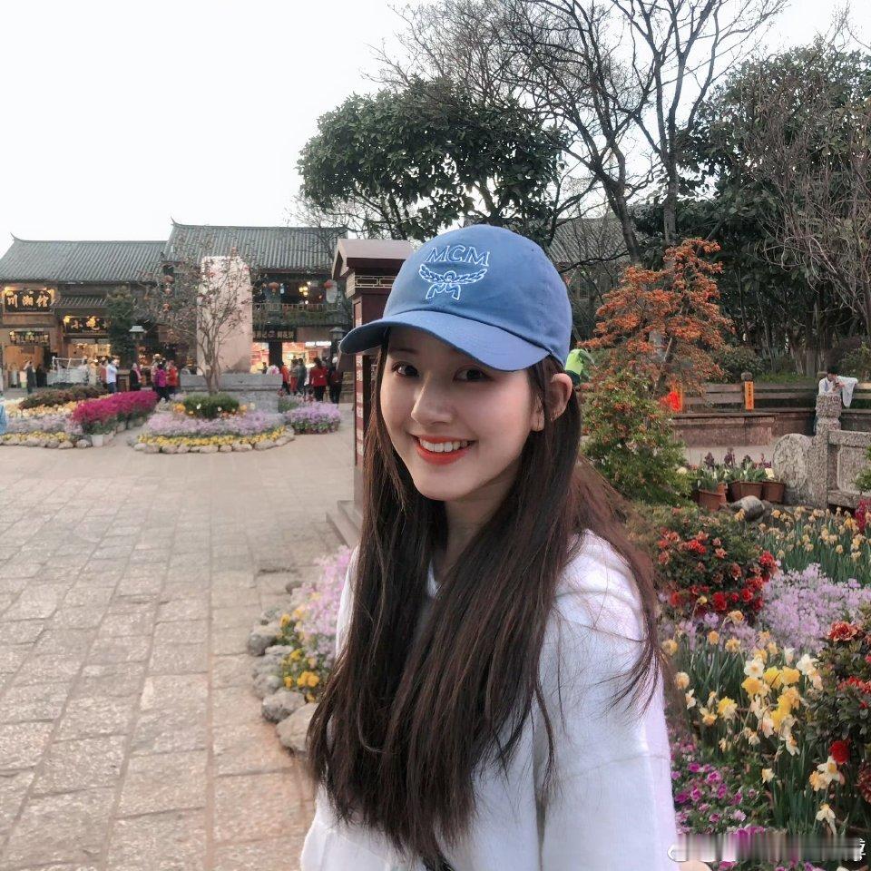 赵露思露思宝宝我真的不知道用什么语言去形容了，真的很爱你呀​​​