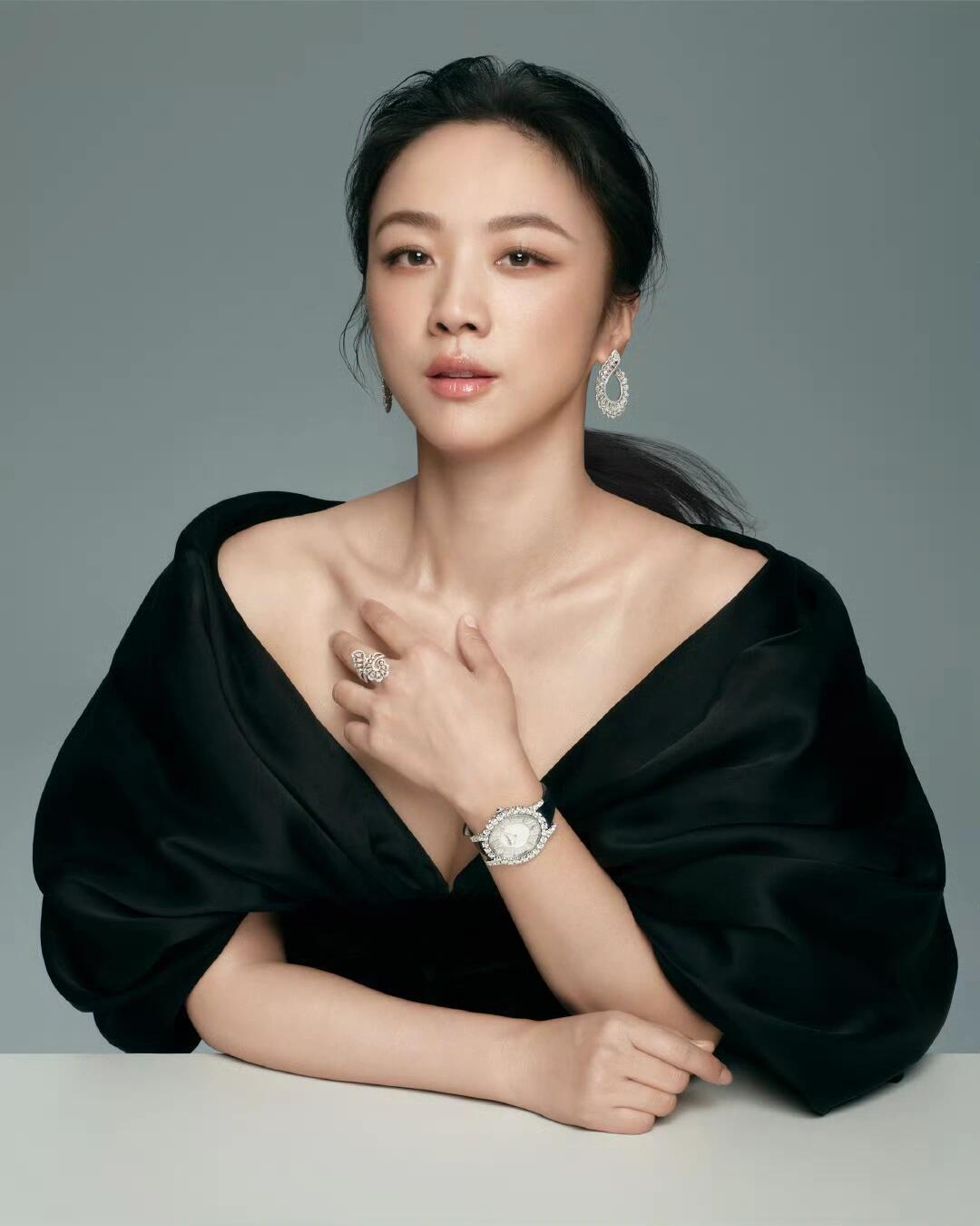 Chopard戛纳红毯的璀璨传奇自1998年携手戛纳电影节，Chopard以