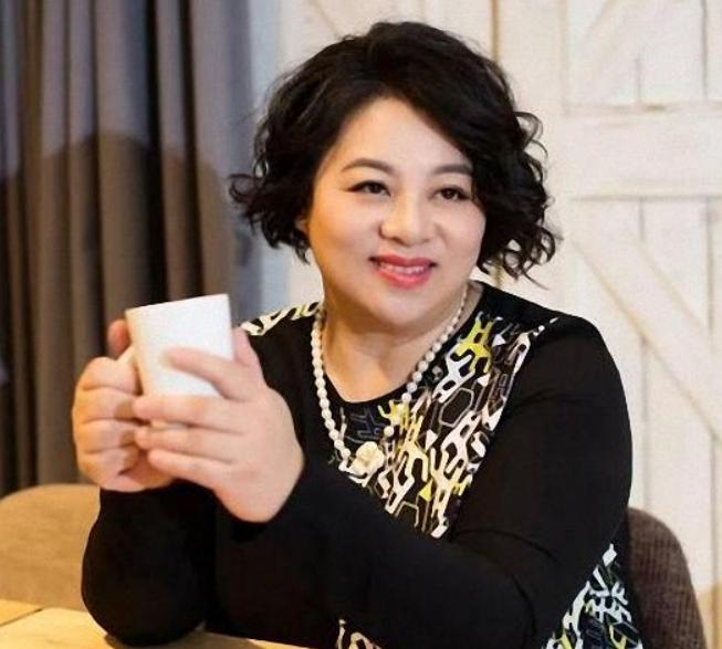 唐嫣倒大霉了！编剧秦雯塌房，电视剧被央视除名！！秦雯这事有点突然。央