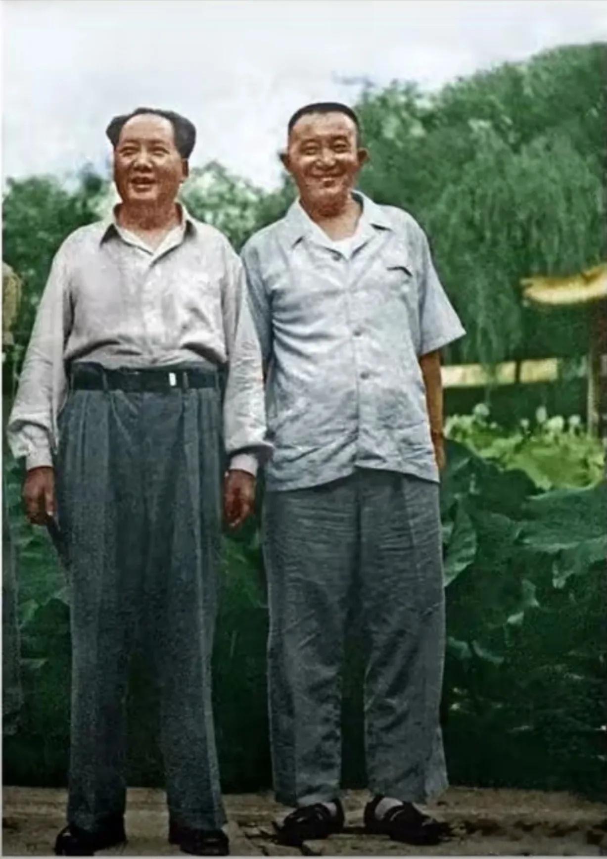 公安部在1956年就酝酿释放战犯，毛主席却说，放早了，老百姓不那么清楚，不理解，