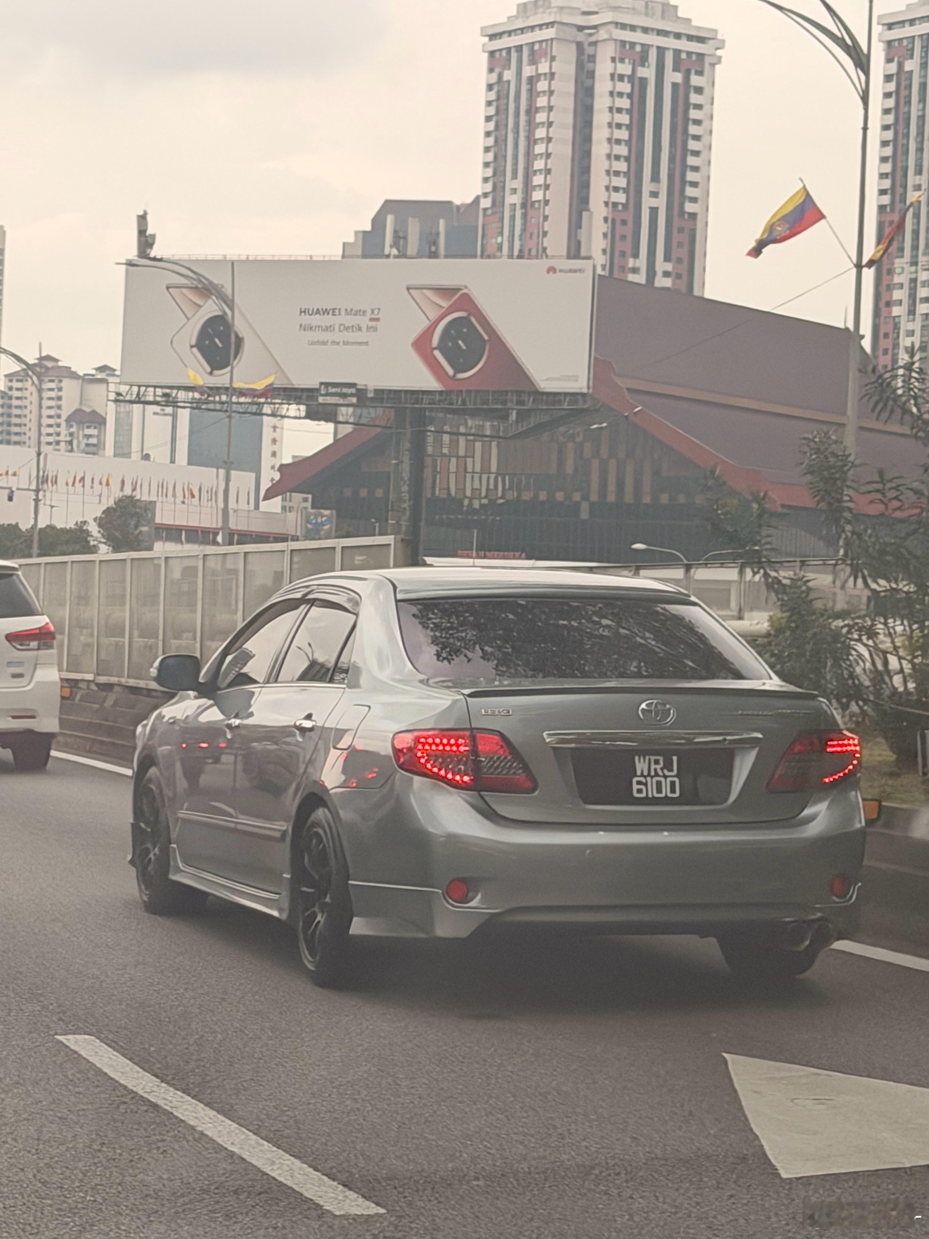 很多老车简单收拾一下做点diy其实就可以很精神的出街，比如👇