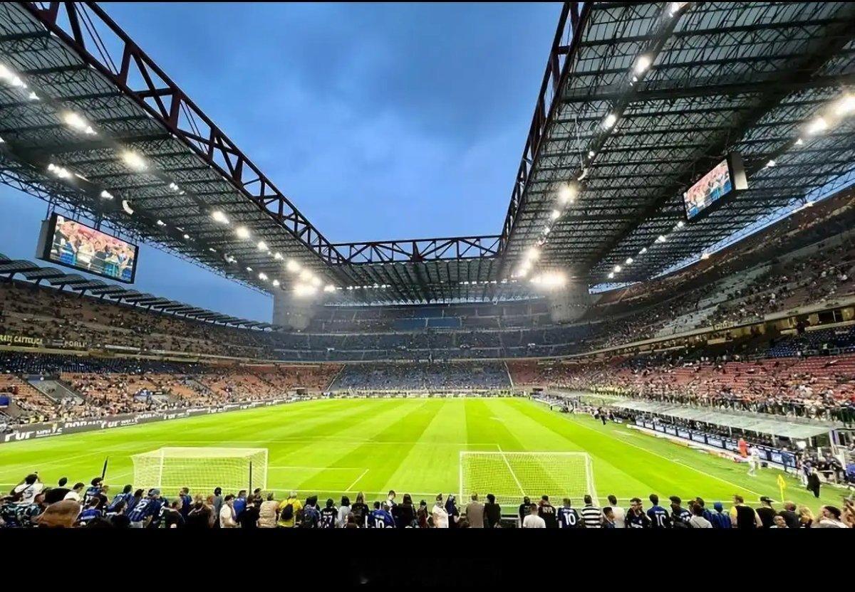 山东泰山前方消息:目前热身赛比分山东泰山1比8上海申花泰山派上了主力队员，场上