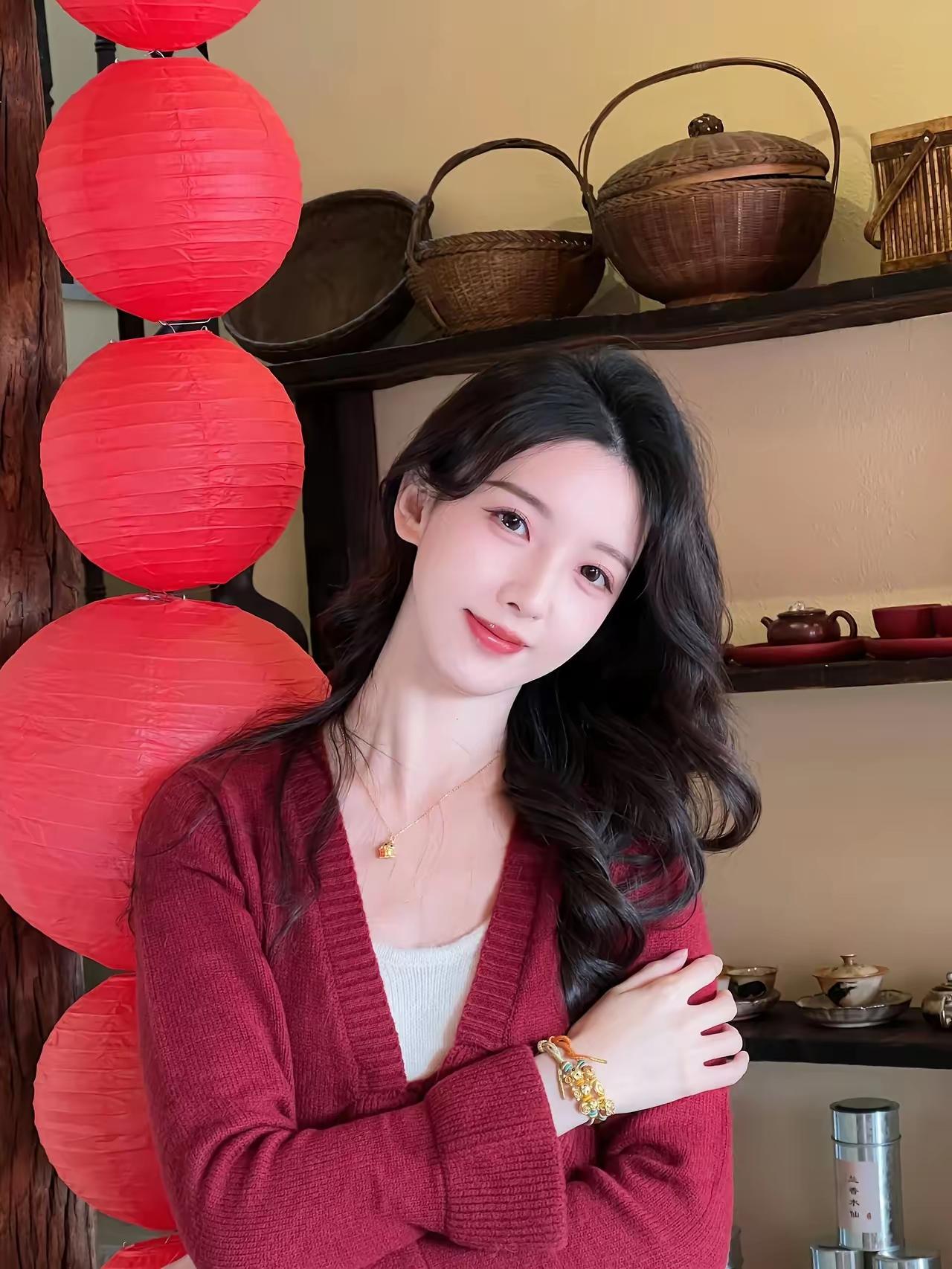 红袖添香夜，月色满西楼。