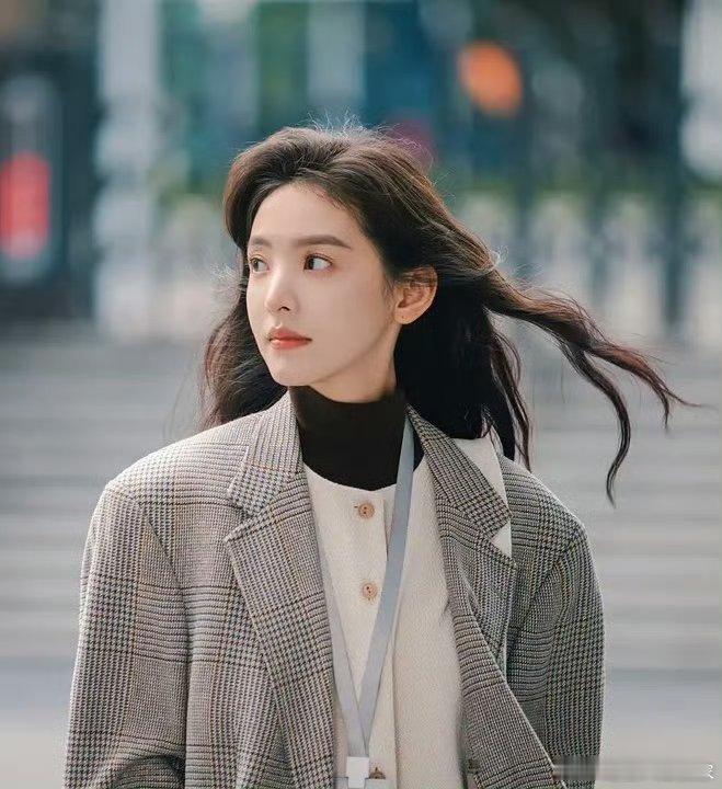 白敬亭章若楠二搭我一直在期待美神降世！