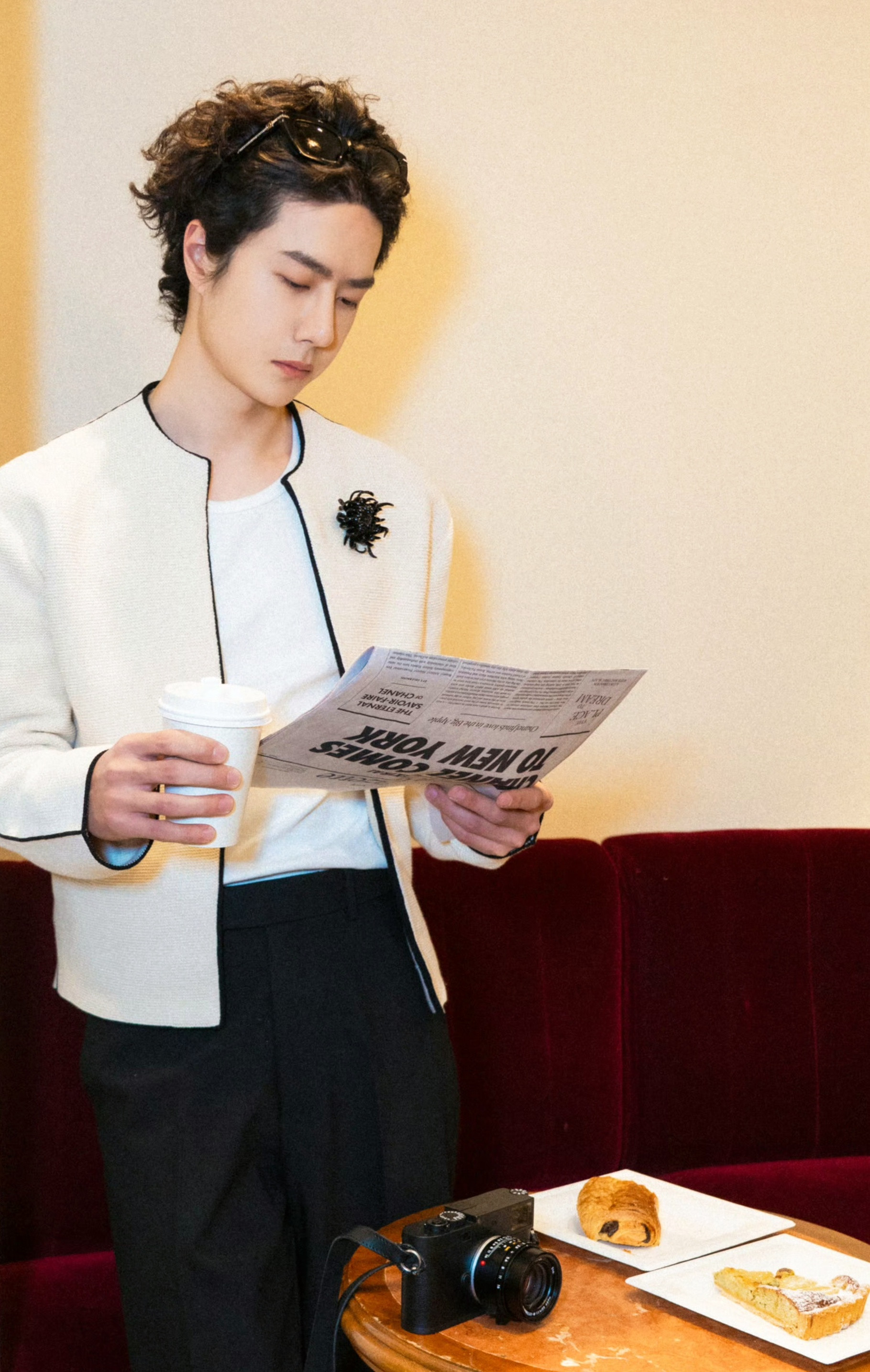 大背头真的巨帅！！！！道具又有小面包