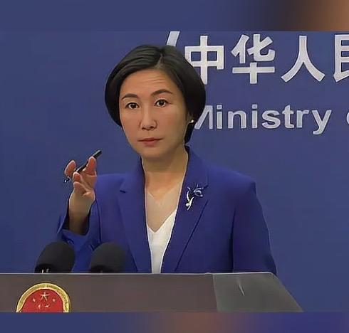 美议员深夜窜台想搞事？解放军这波“迎宾礼”教他们做人！夜色还没散尽，太平洋那