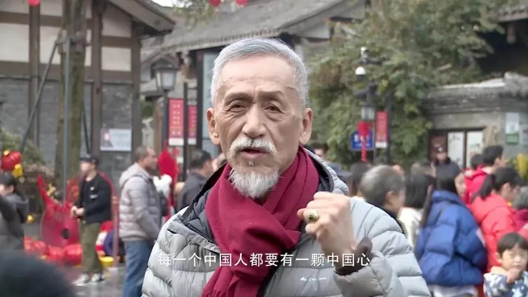 那个唱响《我和我的祖国》的老人，中国歌手陈彼得去世了。6月17日上午，陈彼得