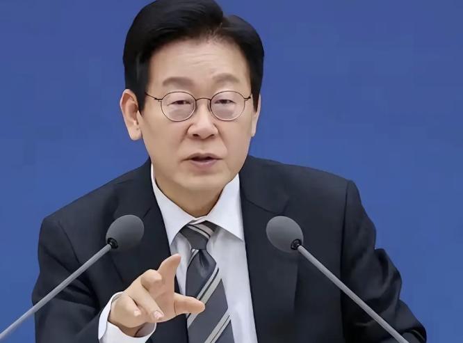 李在明不得了！他之前刚提出构建首尔—平壤—北京高铁构想，23日韩联社就发文报道：