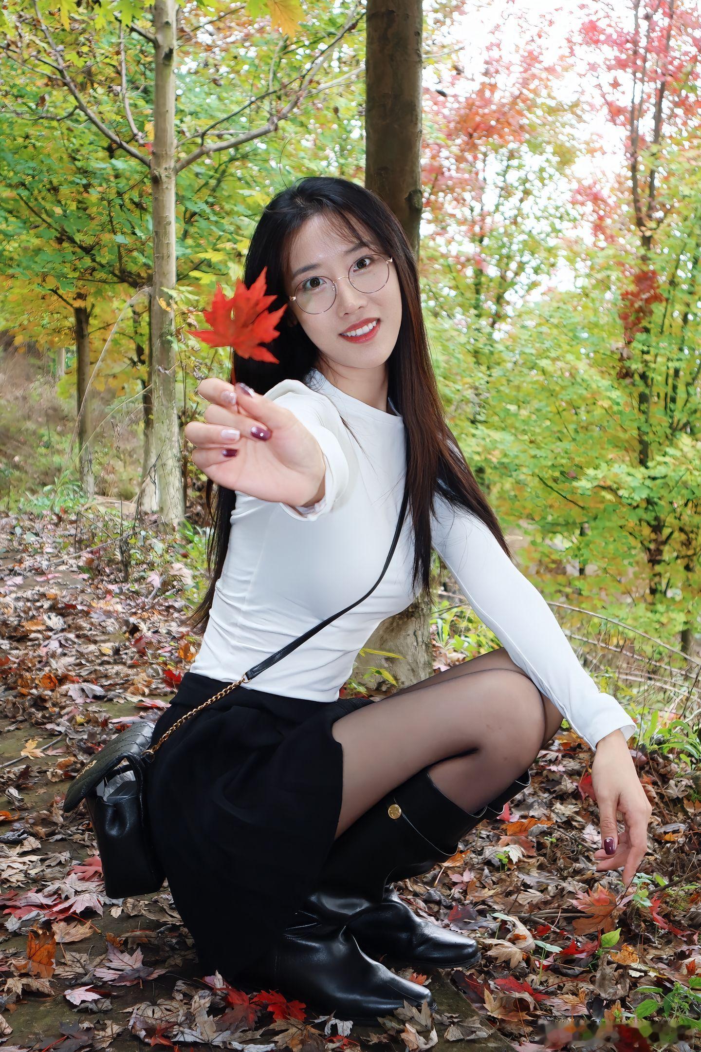 顶级街拍美女绘梦长廊