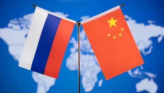 普京发了狠，五常里只有中国没入局，美国媒体突然注意到：中国正悄悄抄底俄罗斯？！在