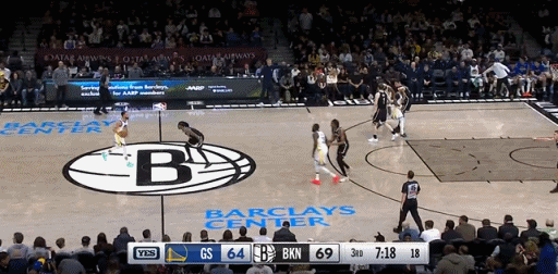 赤裸裸的偏见！库里太不受裁判待见了……真的是只要没被打死库里肯定没哨子！图