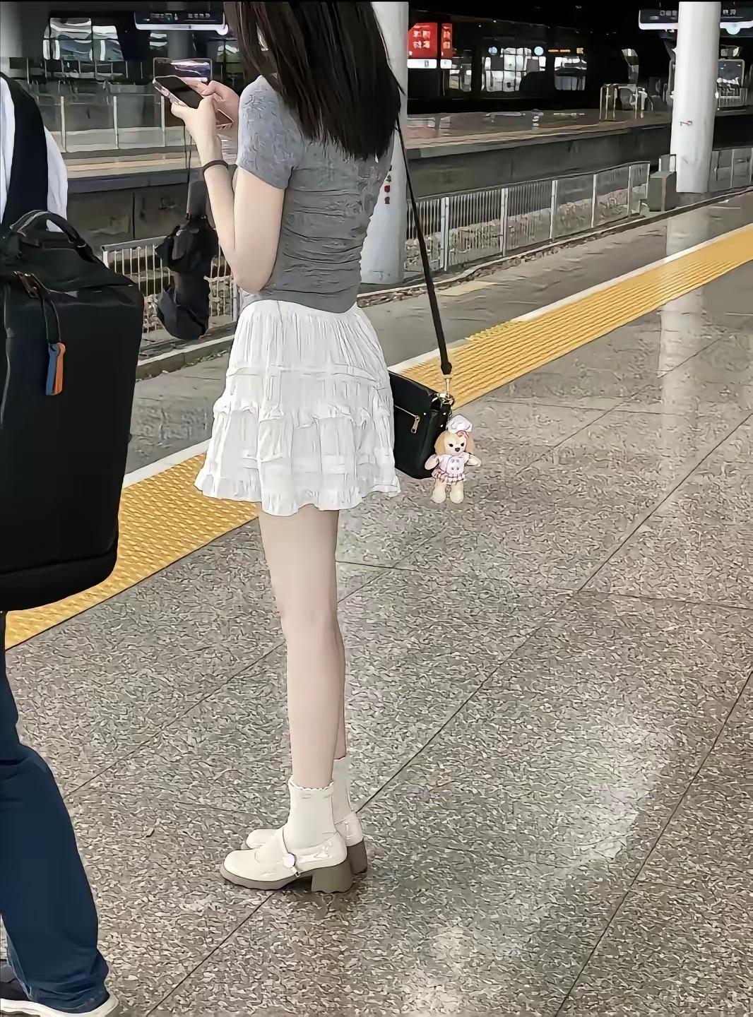 其实吧某手机大厂，某造车新势力翻车是必然的！！只会营销营销至死也是不行的！官媒